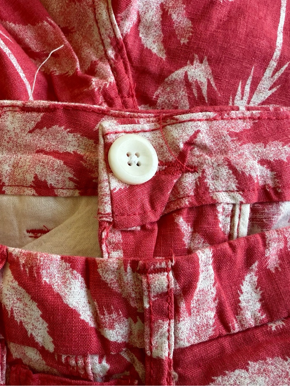 Onia Linen Blend Chambray Palm Print Austin Shorts | Size 30 - Picture 9 of 12